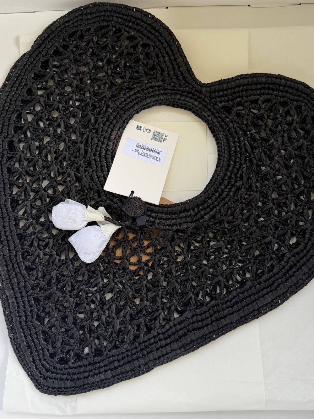 Jacquemus Black Woven Heart Tote with White Tassels - Picture 4 of 9